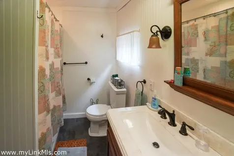 7 Central Avenue Oak Bluffs MA 02557