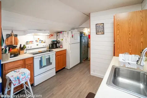 7 Central Avenue Oak Bluffs MA 02557