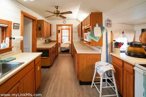 7 Central Avenue Oak Bluffs MA 02557
