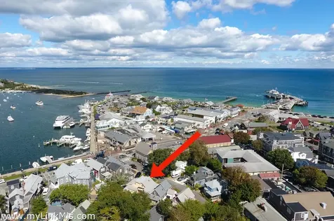 7 Central Avenue Oak Bluffs MA 02557