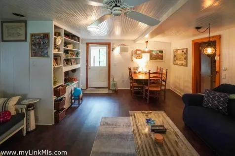 7 Central Avenue Oak Bluffs MA 02557