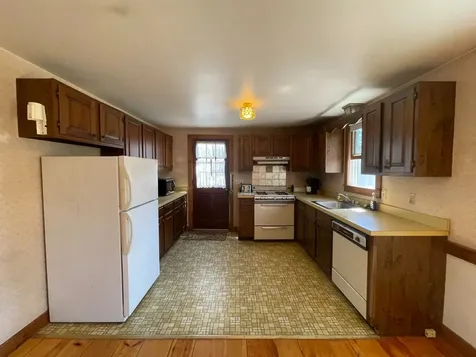 70 Washington Avenue Oak Bluffs MA 02557