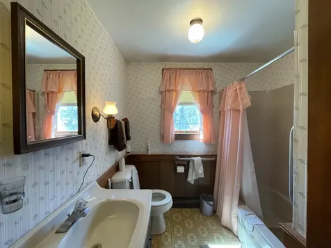 70 Washington Avenue Oak Bluffs MA 02557
