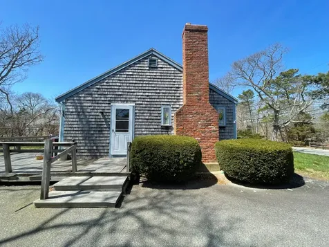 70 Washington Avenue Oak Bluffs MA 02557