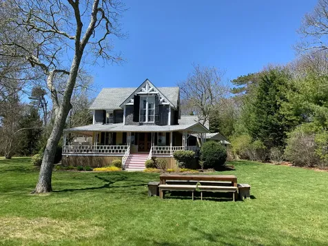 87 Bellevue Avenue & 0 Howard Street Vineyard Haven MA 02568