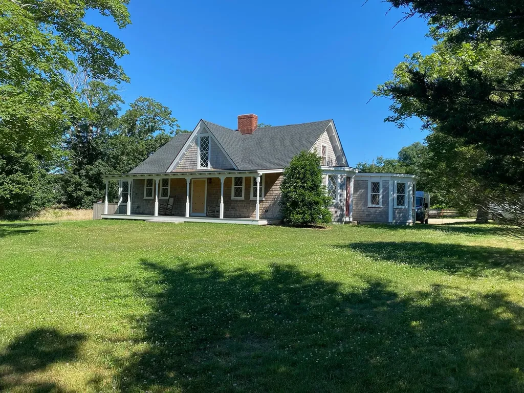 1005 State Road West Tisbury MA 02575