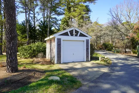 4 Quail Run Oak Bluffs MA 02557