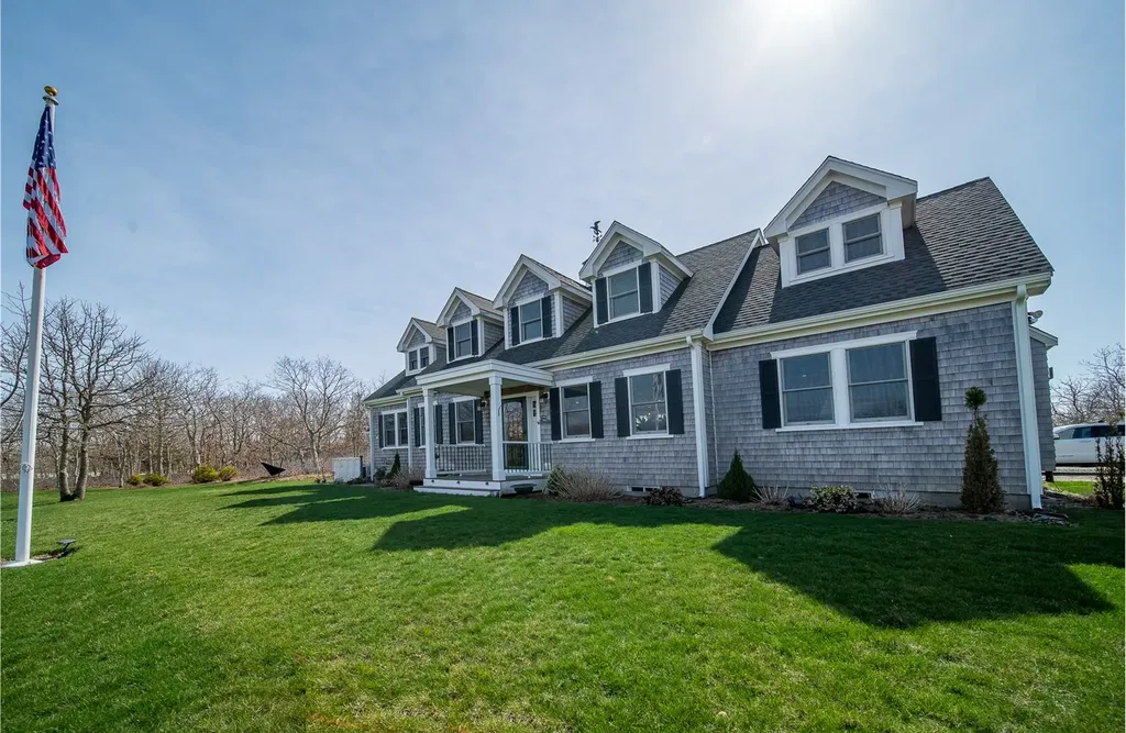 27 Watcha Path Edgartown MA 02539
