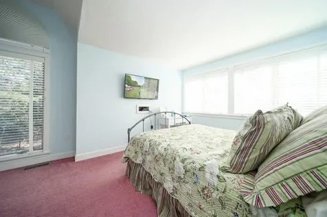 21 Meetinghouse Village Way Edgartown MA 02539
