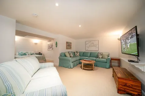 21 Meetinghouse Village Way Edgartown MA 02539