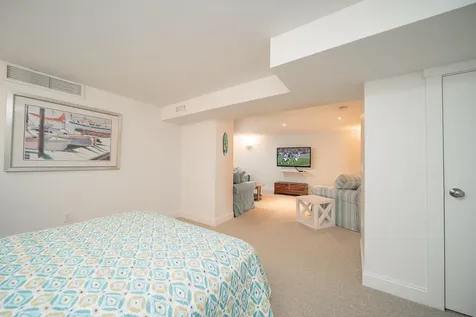 21 Meetinghouse Village Way Edgartown MA 02539