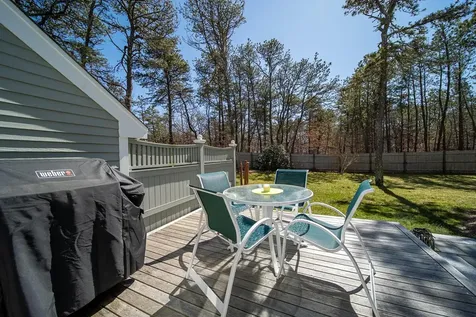 21 Meetinghouse Village Way Edgartown MA 02539