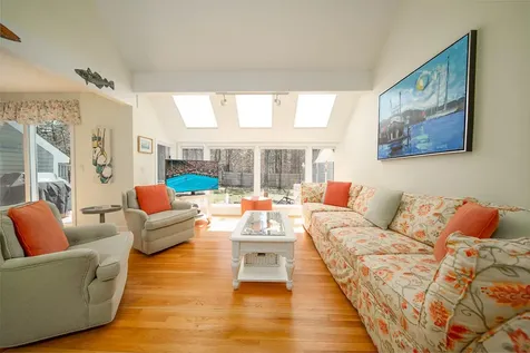 21 Meetinghouse Village Way Edgartown MA 02539