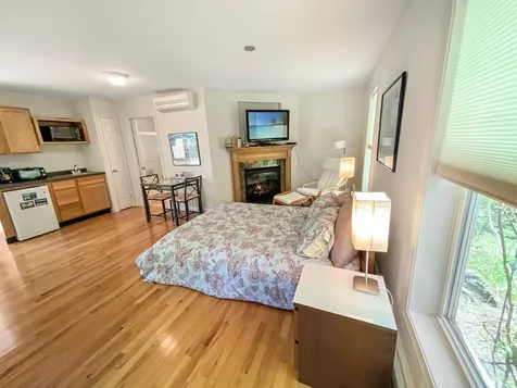 28 Rustling Oaks Road West Tisbury MA 02575