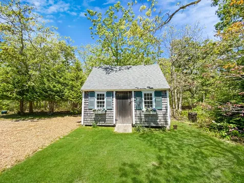 28 Rustling Oaks Road West Tisbury MA 02575