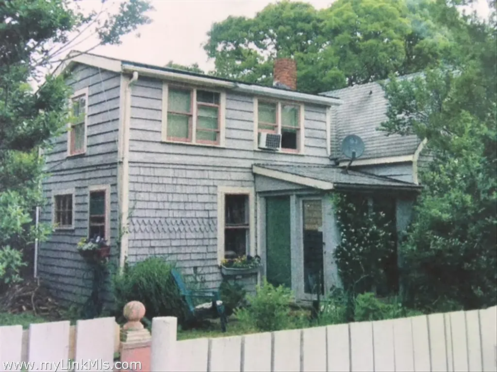 131 Summer Street Vineyard Haven MA 02568