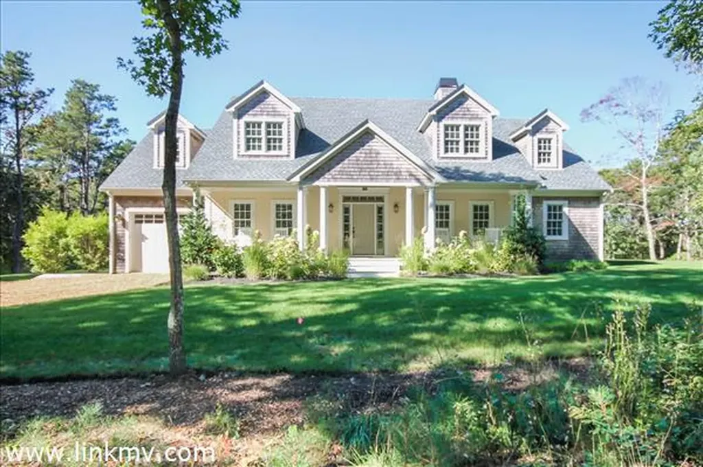 25 Harthaven Road Oak Bluffs MA 02557