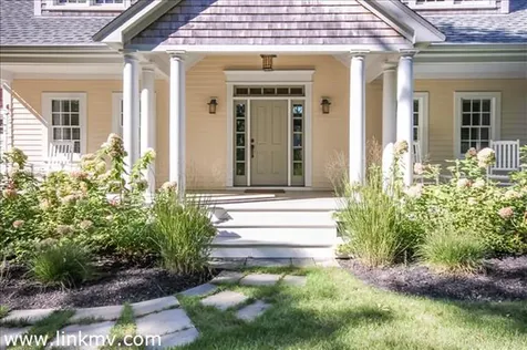 25 Harthaven Road Oak Bluffs MA 02557