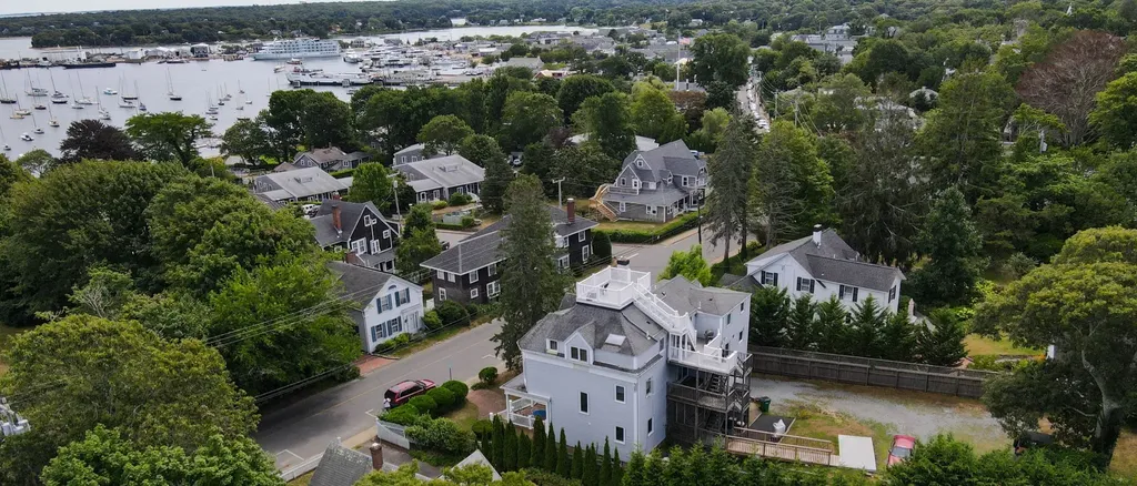 180 Main Street Vineyard Haven MA 02568
