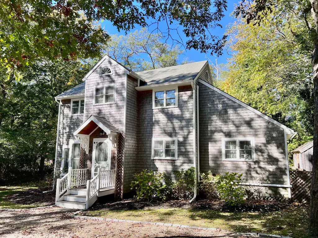 24 Winemack Street Oak Bluffs MA 02557