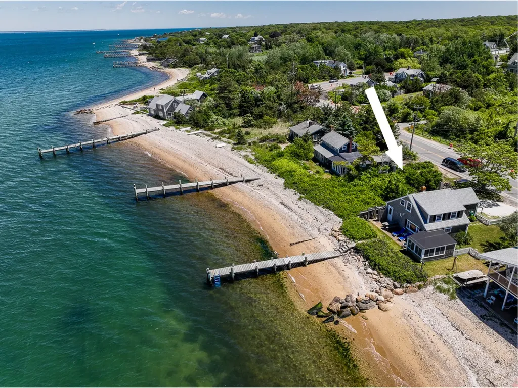 17 Beach Road Oak Bluffs MA 02557