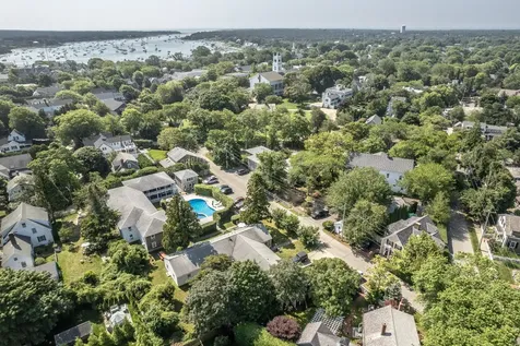 15 Mill Street Edgartown MA 02539