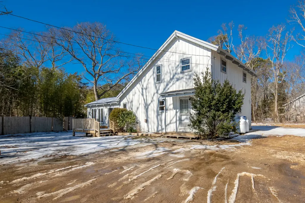 2 Nahomon Street Oak Bluffs MA 02557