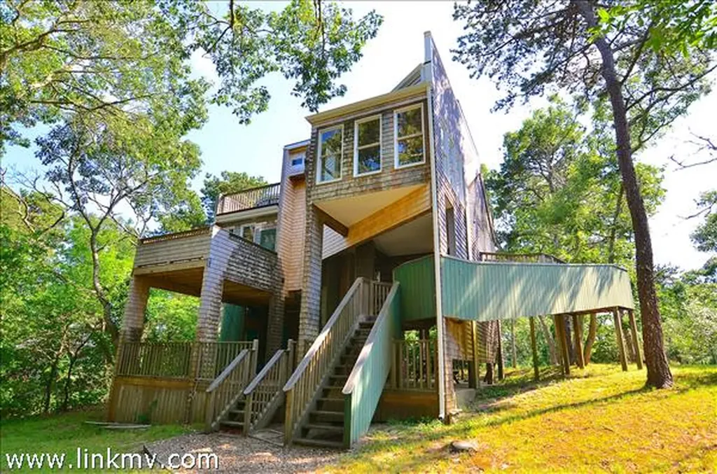 31 Ninth Street North Edgartown MA 02539