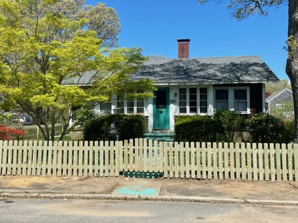 109 Daggett Avenue Vineyard Haven MA 02568
