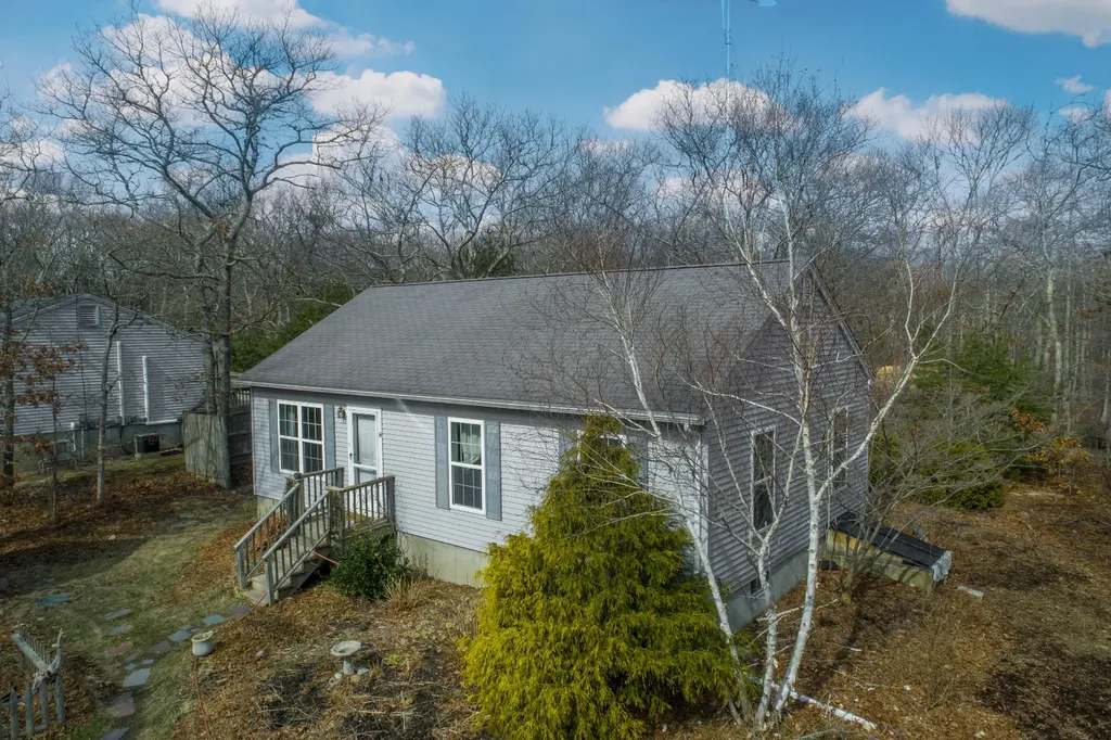 14 Wheelhouse Way Oak Bluffs MA 02568