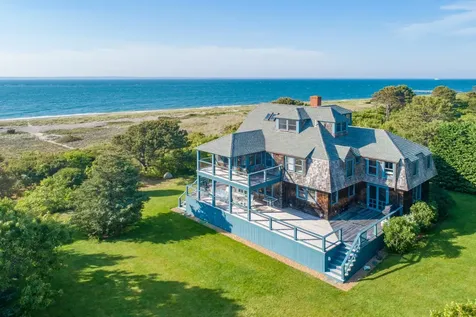 22 Cataumet Avenue Vineyard Haven MA 02568