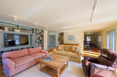 6 Bea Lane West Tisbury MA 02575