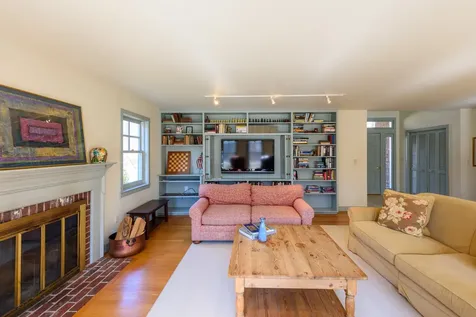 6 Bea Lane West Tisbury MA 02575