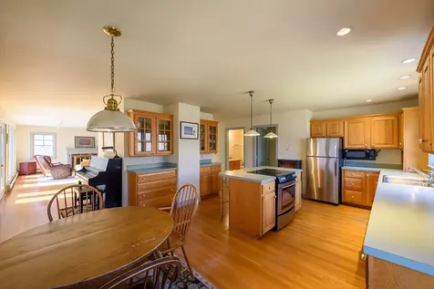 6 Bea Lane West Tisbury MA 02575