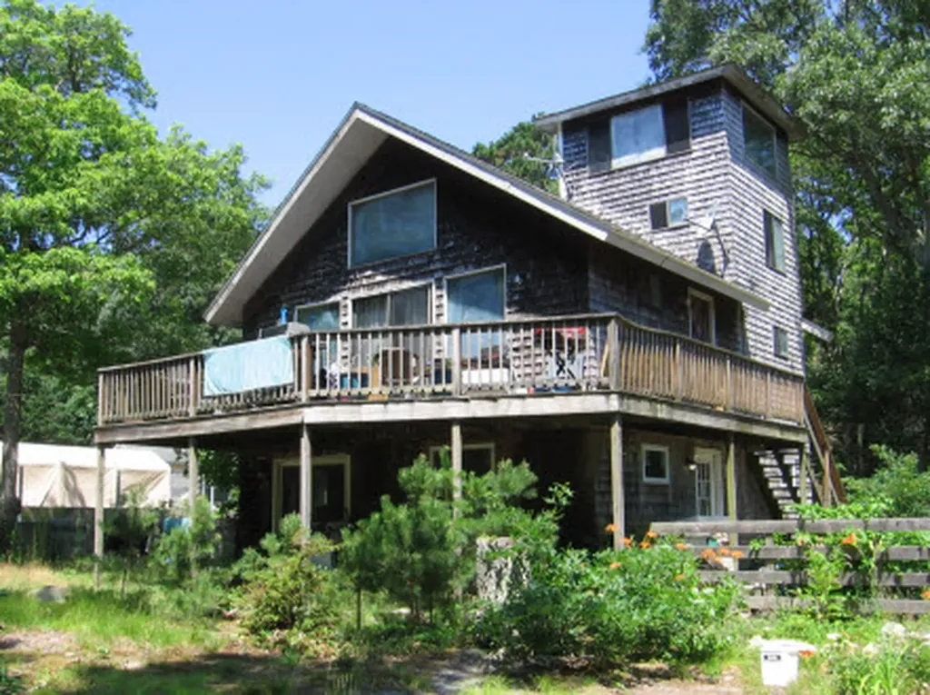 151 Bernard Circle Vineyard Haven MA 02568