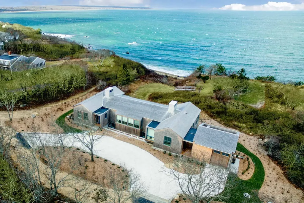 76 Menemsha Inn Road Chilmark MA 02535