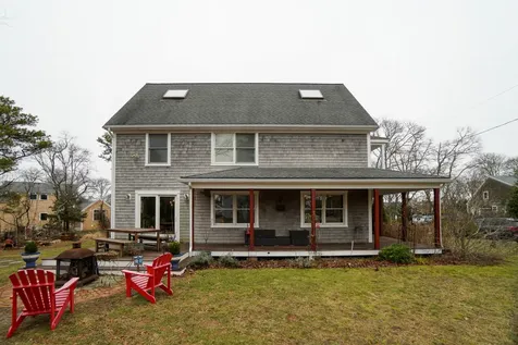 1 California Avenue Oak Bluffs MA 02557