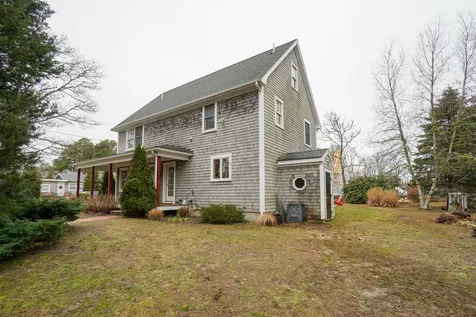 1 California Avenue Oak Bluffs MA 02557
