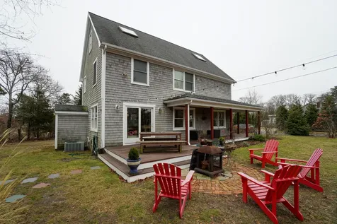 1 California Avenue Oak Bluffs MA 02557