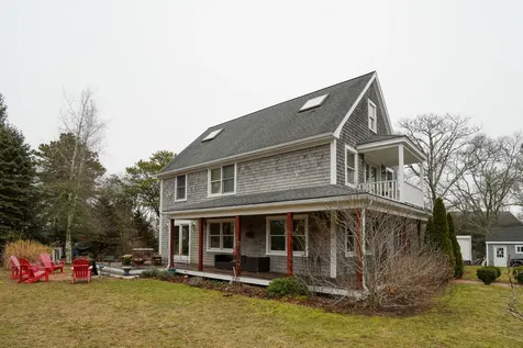 1 California Avenue Oak Bluffs MA 02557