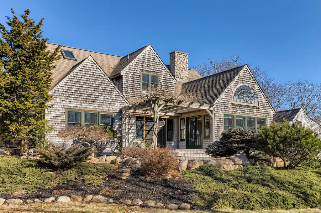 40 Bridle Path Road Vineyard Haven MA 02568