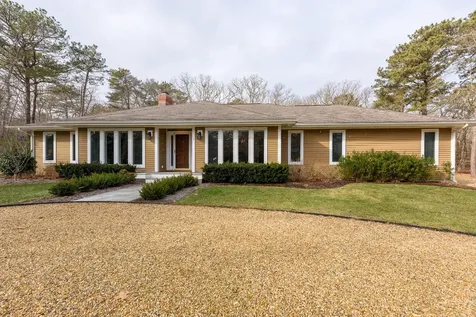 3 Mayhew Way Oak Bluffs MA 02557