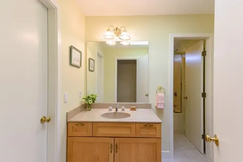 3 Mayhew Way Oak Bluffs MA 02557