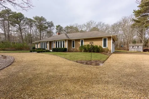 3 Mayhew Way Oak Bluffs MA 02557