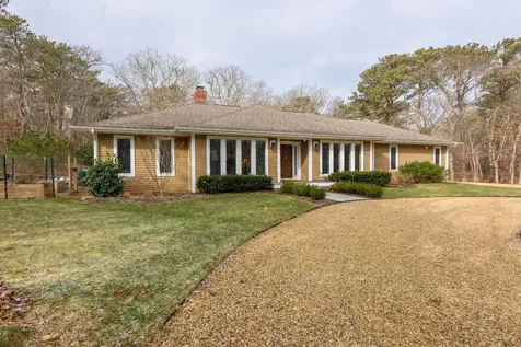 3 Mayhew Way Oak Bluffs MA 02557