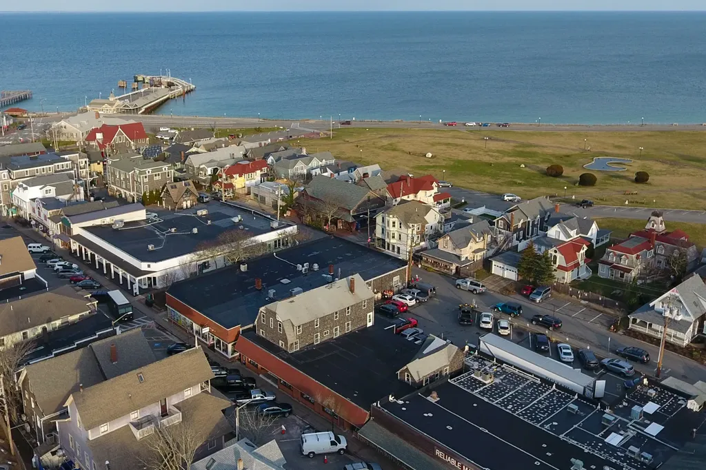 30 Circuit Avenue Oak Bluffs MA 02557
