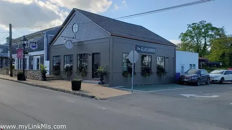 24 Union Street Vineyard Haven MA 02568
