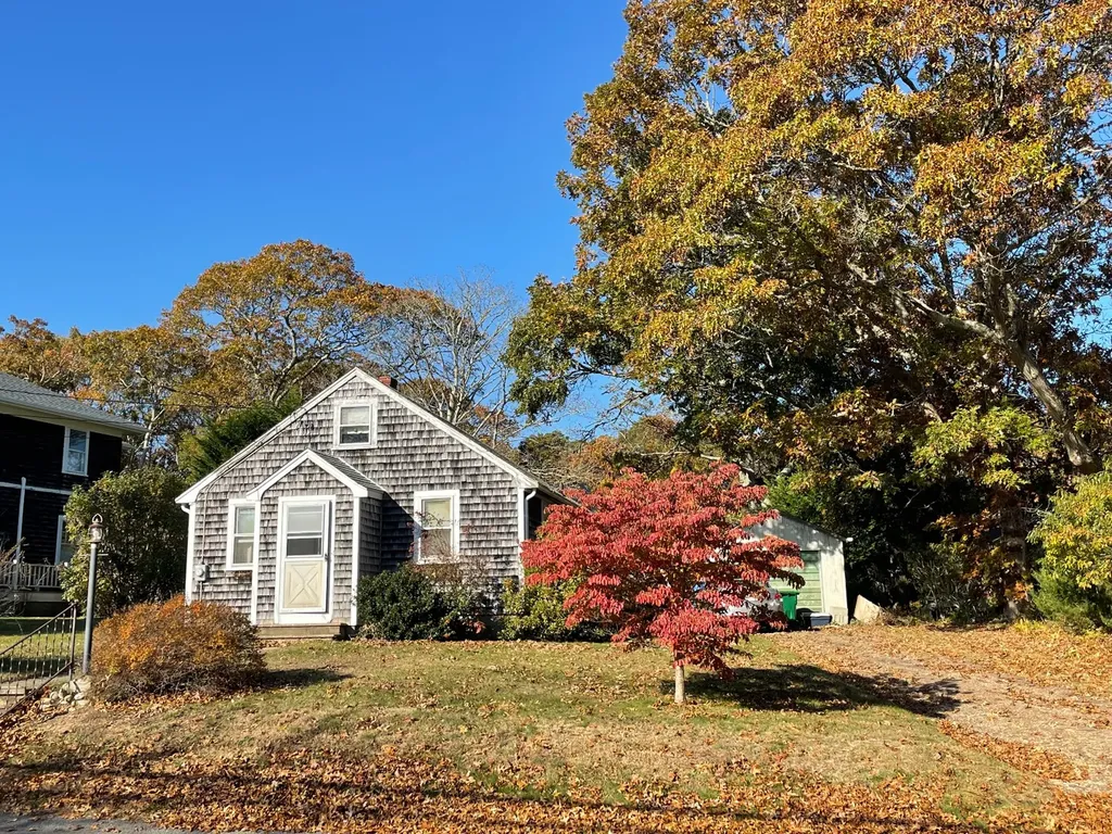 36 Skiff Avenue Vineyard Haven MA 02568