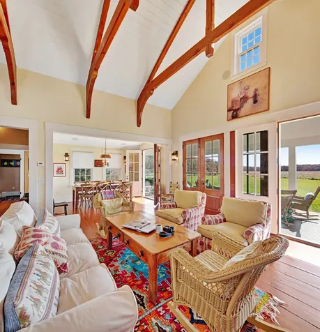 40 & 44 Meetinghouse, 19 & 25 Old Farms Trail Edgartown MA 02539