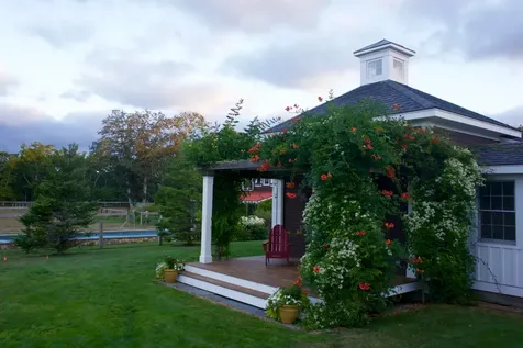 40 & 44 Meetinghouse, 19 & 25 Old Farms Trail Edgartown MA 02539